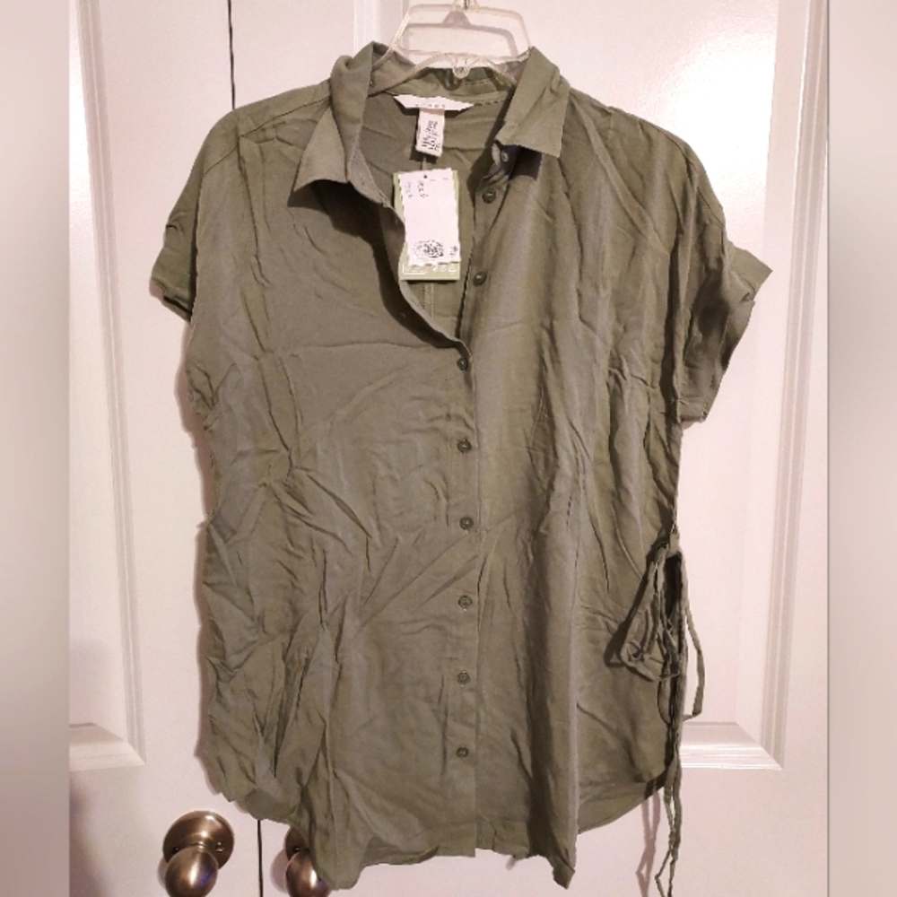 NWT H&M Maternity Button Down